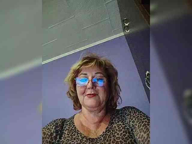 KarinkaSweet webcam