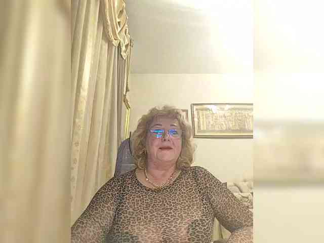 KarinkaSweet webcam