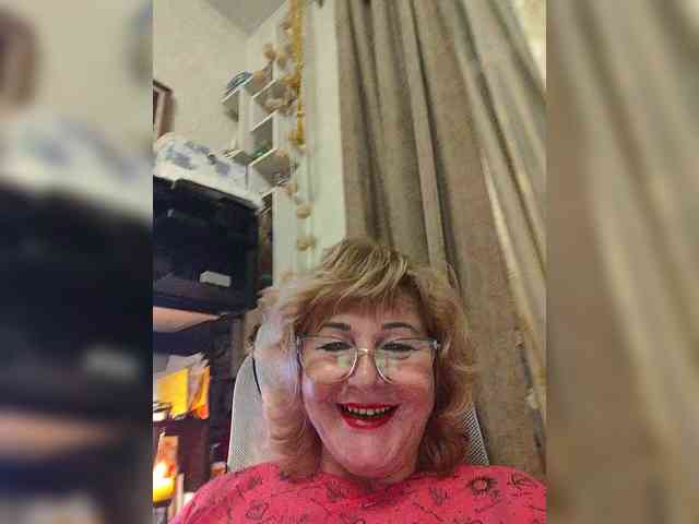 KarinkaSweet webcam