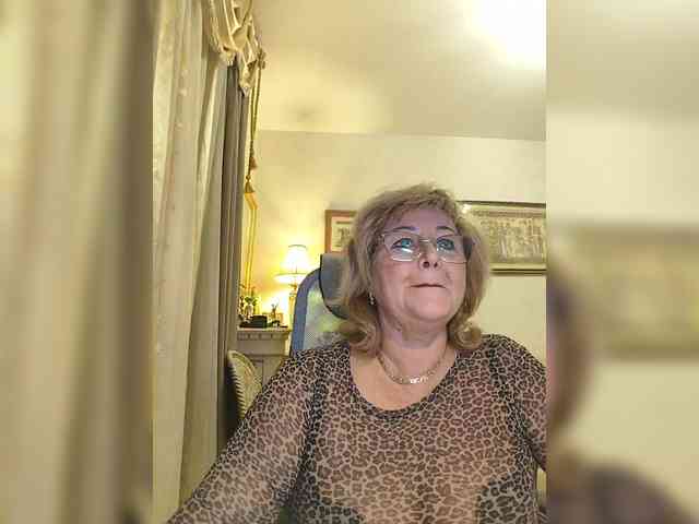 KarinkaSweet webcam