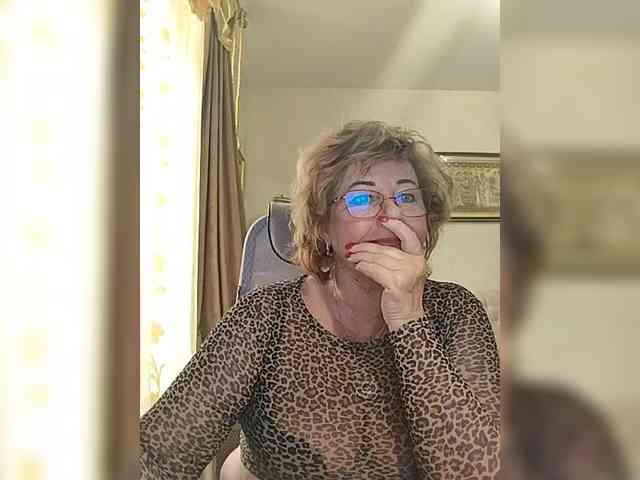 KarinkaSweet webcam