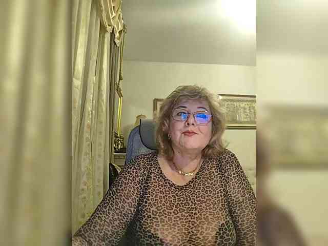 KarinkaSweet webcam