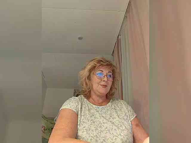 KarinkaSweet webcam