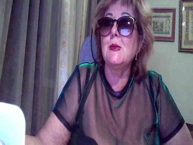 KarinkaSweet webcam