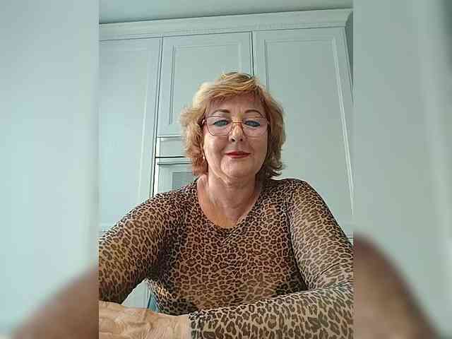 KarinkaSweet webcam
