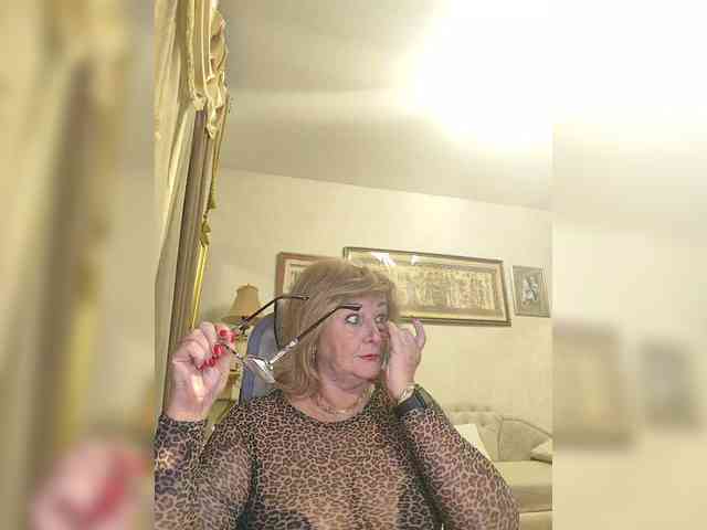 KarinkaSweet webcam