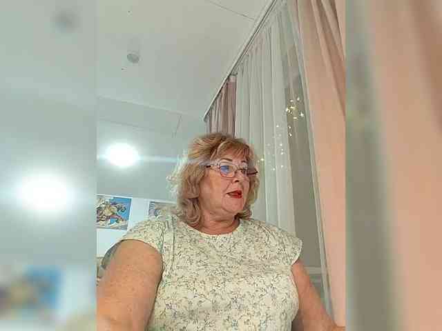 KarinkaSweet webcam