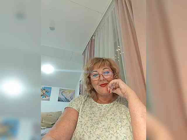 KarinkaSweet webcam