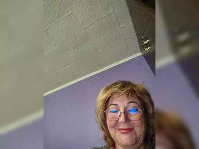 KarinkaSweet webcam