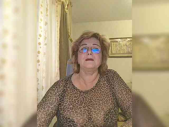 KarinkaSweet webcam