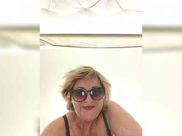 KarinkaSweet webcam