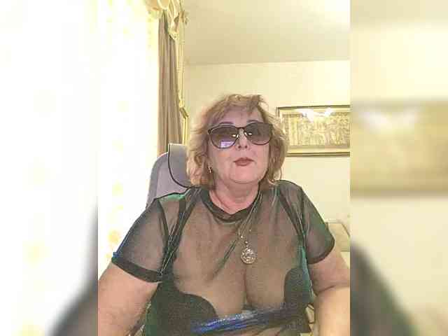 KarinkaSweet webcam