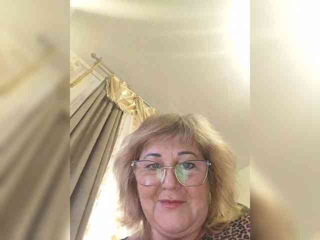 KarinkaSweet webcam