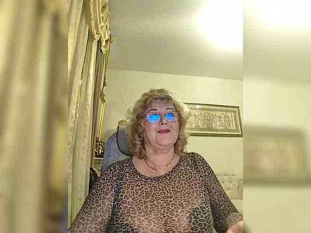 KarinkaSweet webcam