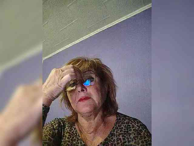 KarinkaSweet webcam