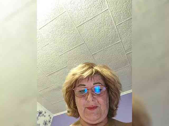 KarinkaSweet webcam