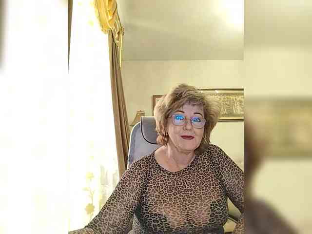 KarinkaSweet webcam