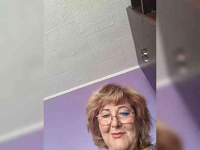 KarinkaSweet webcam