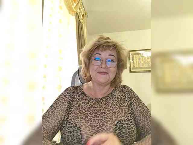 KarinkaSweet webcam