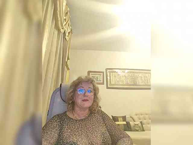 KarinkaSweet webcam