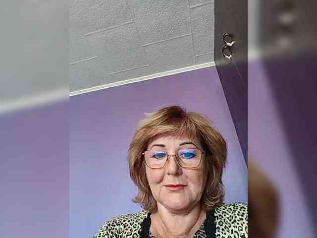 KarinkaSweet webcam