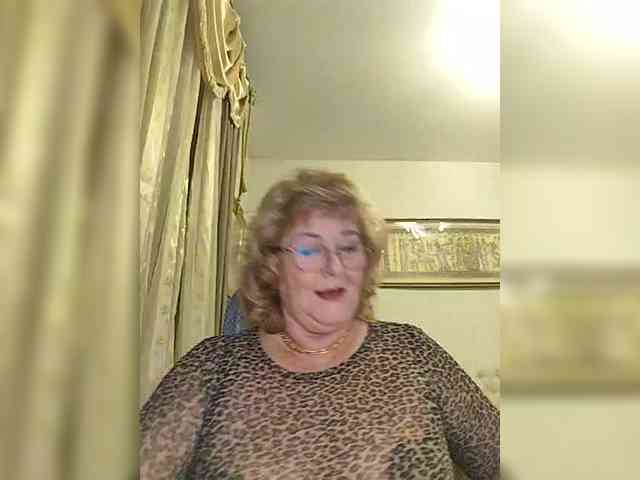 KarinkaSweet webcam