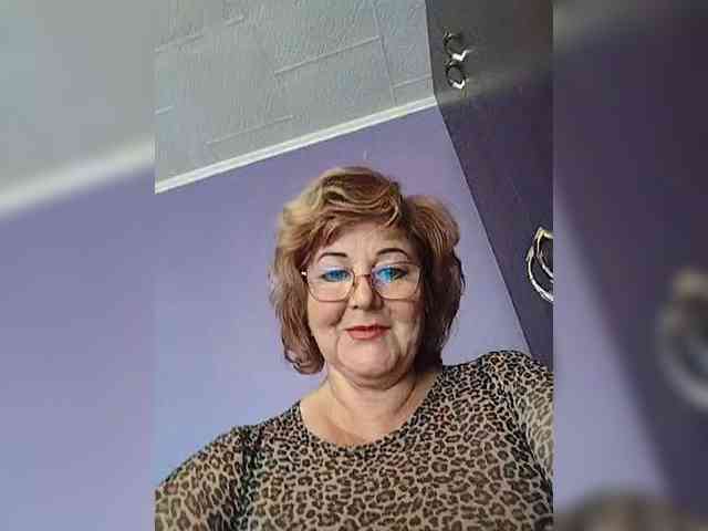 KarinkaSweet webcam