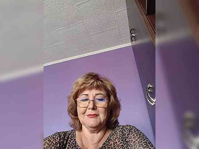 KarinkaSweet webcam