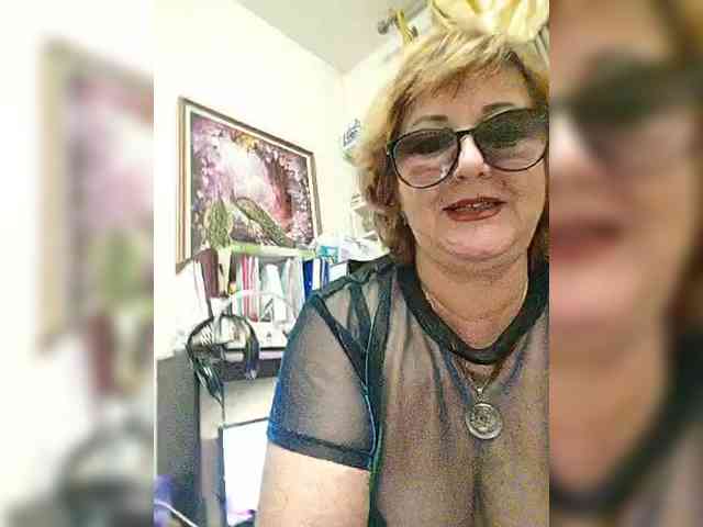 KarinkaSweet webcam