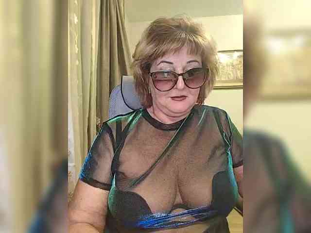 KarinkaSweet webcam