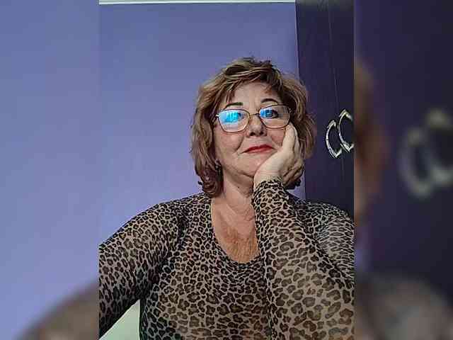 KarinkaSweet webcam