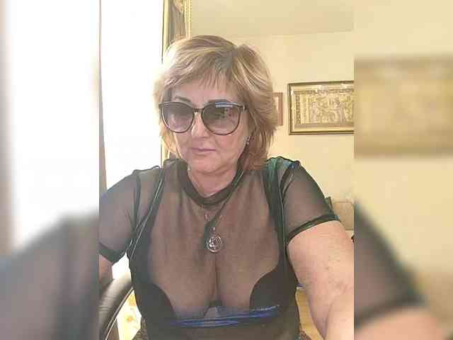 KarinkaSweet webcam