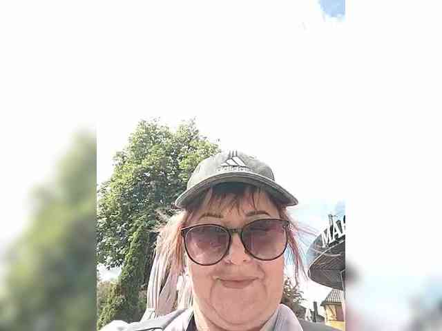 KarinkaSweet webcam