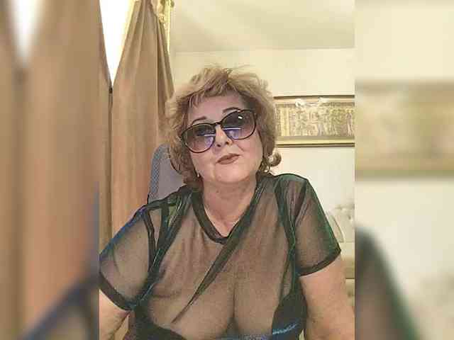 KarinkaSweet webcam