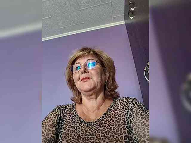 KarinkaSweet webcam