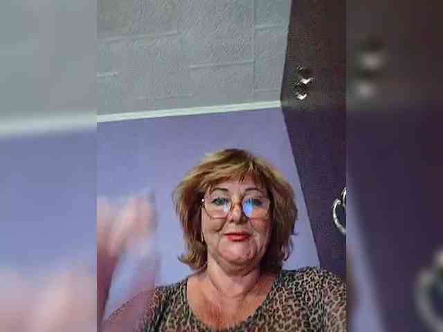 KarinkaSweet webcam
