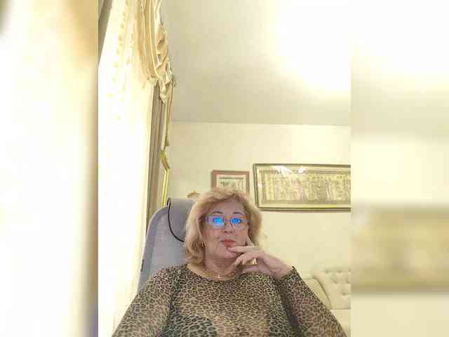 KarinkaSweet's webcam live show
