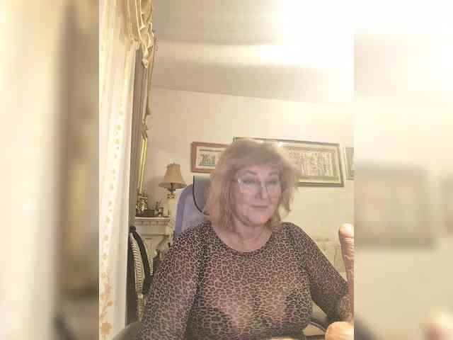 KarinkaSweet webcam