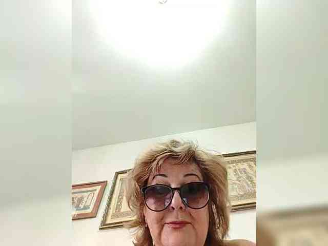 KarinkaSweet webcam
