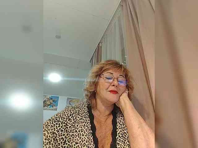 KarinkaSweet webcam