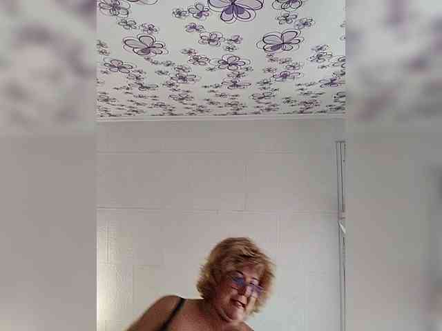 KarinkaSweet webcam