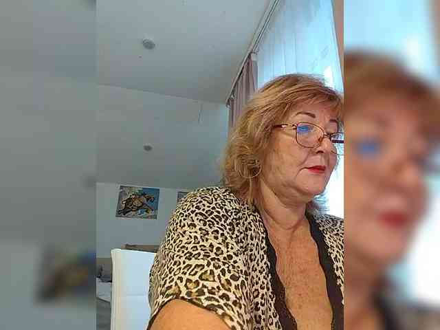 KarinkaSweet webcam
