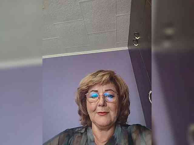 KarinkaSweet webcam