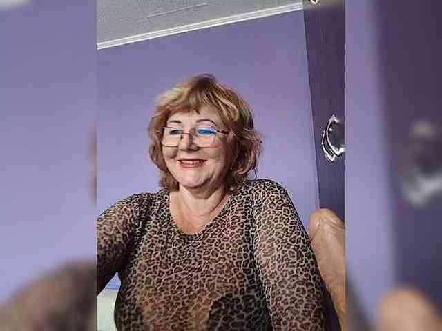 KarinkaSweet webcam
