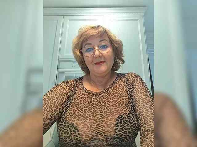 KarinkaSweet webcam
