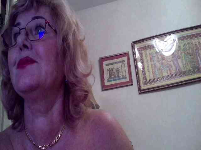 KarinkaSweet webcam