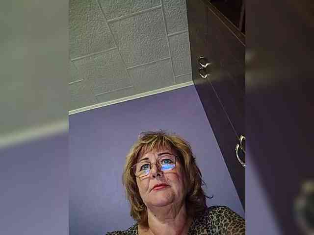 KarinkaSweet webcam