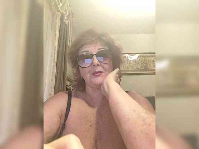 KarinkaSweet webcam