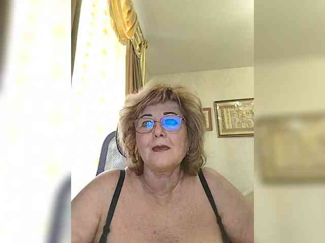 KarinkaSweet webcam