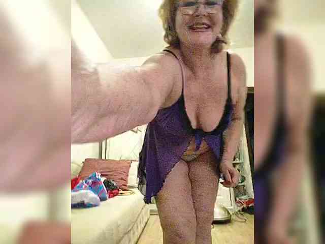 KarinkaSweet webcam